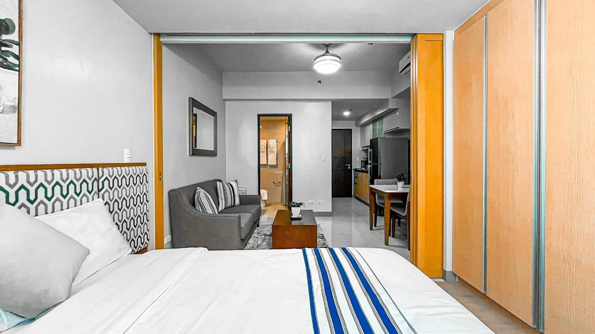 Full-Serviced Residential Apartment In One Uptown Residences, Bgc Manila Aparthotel