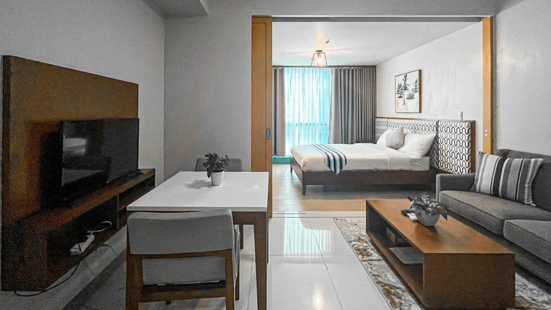 Aparthotel Full-Serviced Residential Apartment In One Uptown Residences, Bgc Manila Philippines