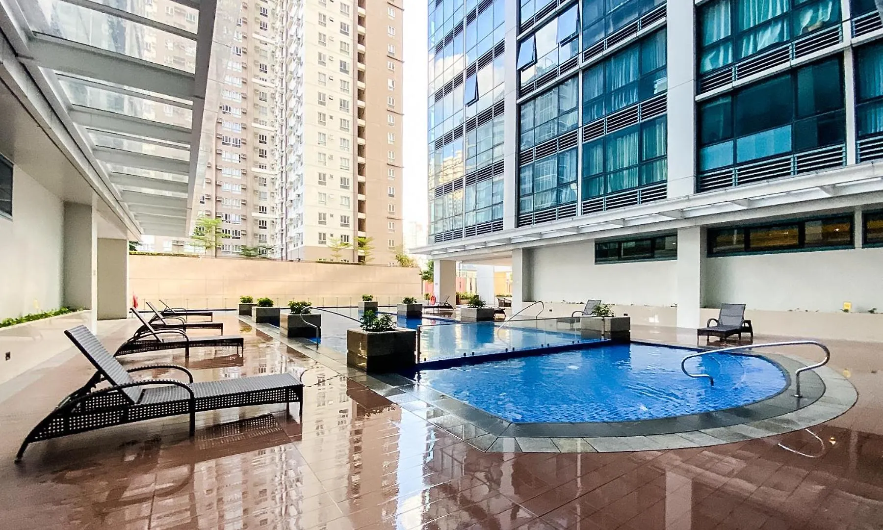 Full-Serviced Residential Apartment In One Uptown Residences, Bgc Manila Aparthotel