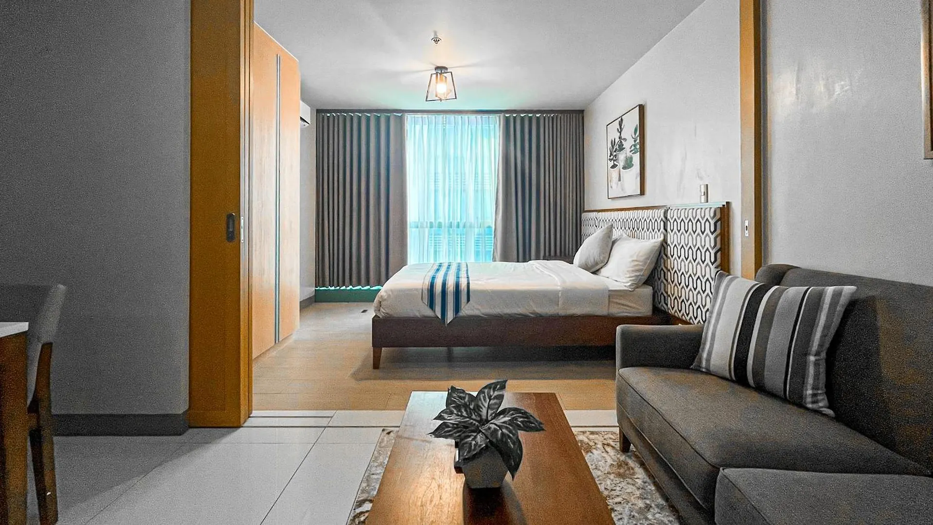 Aparthotel Full-Serviced Residential Apartment In One Uptown Residences, Bgc Manila