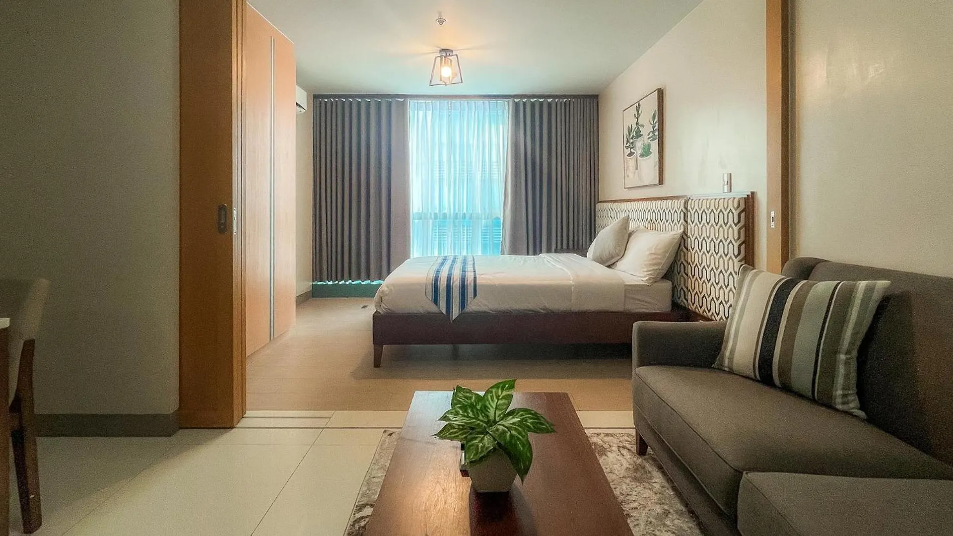 Aparthotel Full-Serviced Residential Apartment In One Uptown Residences, Bgc Manila