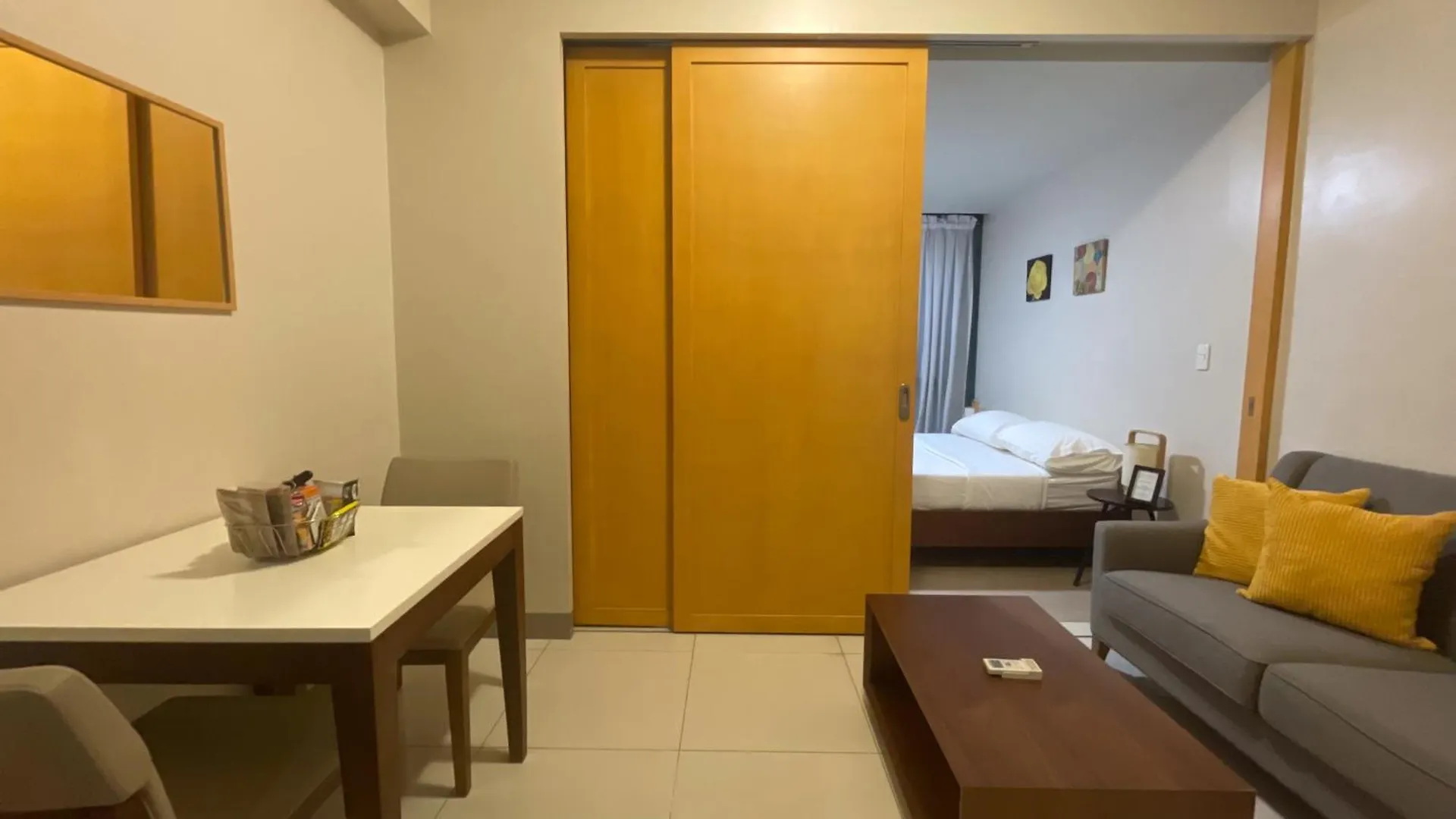 Full-Serviced Residential Apartment In One Uptown Residences, Bgc Manila Aparthotel