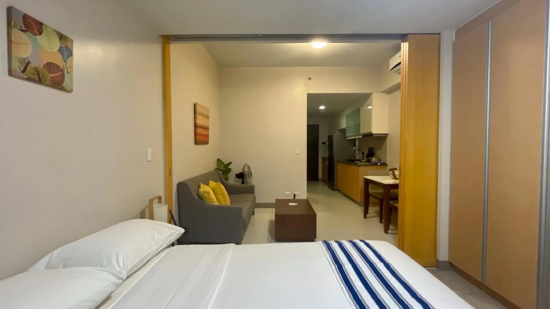 Full-Serviced Residential Apartment In One Uptown Residences, Bgc Manila Aparthotel